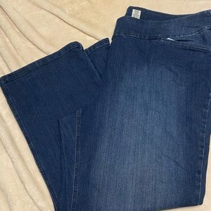 Westbound plus size 24 short, pull on, stretch jeans